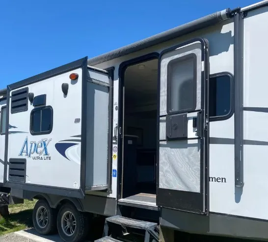 RV Rental photo 1